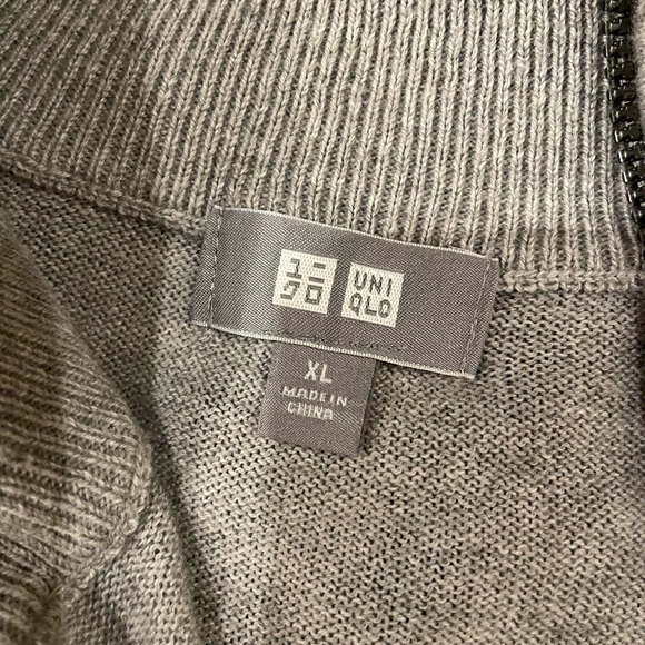 Uniqlo Men’s Zipper Neck Sweater - size XL - Picture 3 of 4